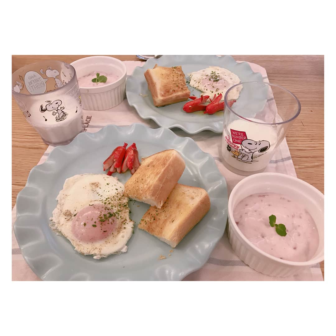 辻希美さんのインスタグラム写真 - (辻希美Instagram)「朝フルーチェ♡  #辻希美 #朝ごはん #フルーチェ #喜ばれた #♡ #簡単#安い #明日もフルーチェ かな #w」2月21日 9時36分 - tsujinozomi_official