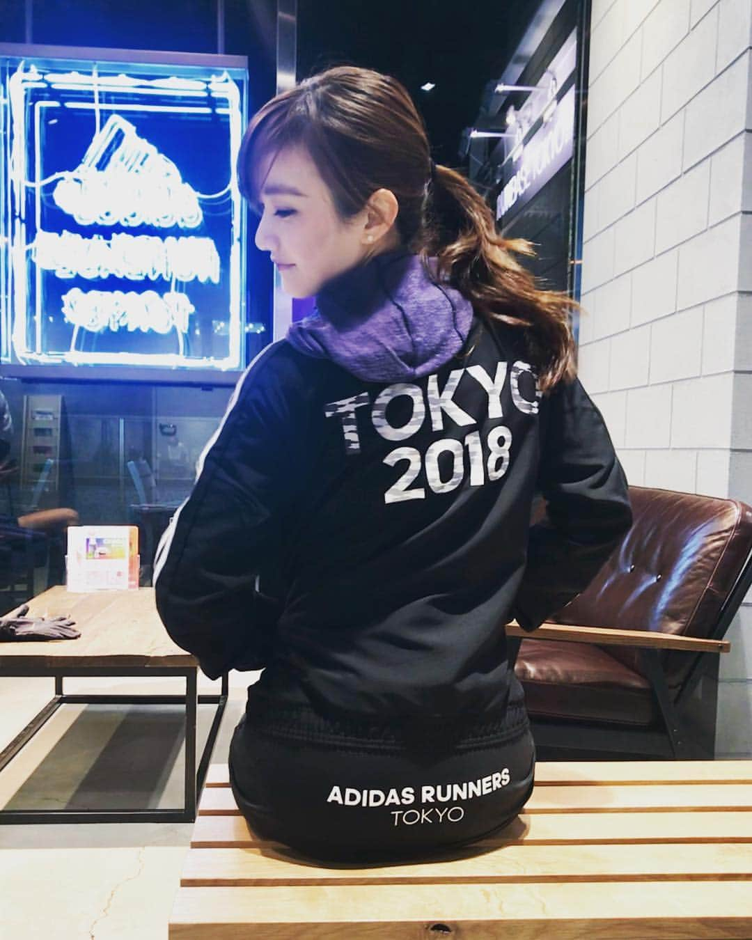 湯田友美さんのインスタグラム写真 - (湯田友美Instagram)「AR/RUNBASE 昨日は、リニューアルしたランベース永田町で月1インターバル！これからARで毎月開催していきます😊 新しいランベースも是非遊びに来てください❤️ ウエアーは東京限定🙄 数少ないみたいなのできになる方はお早目に❤️ 来月のセッションは、 3/17 city runと3/18 intervalです！🐼 Thank you @adidastokyo 🎁#giftedbyadidas #takechargetokyo ・ Congratulations on reopening of the RUNBASE after renovating 🎊 We ran 5sets of 1200m last night! My wear is limited sale in Tokyo!! So cool isn’t it?!😉 I’m having lessons 17th 18th on March! Let’s run with AR Tokyo❤ ・ #adidas #adidasrunners #Tokyo #takecharge #takechargeTokyo #instarun #instarunners #running #runhappy #Tokyomarathon #Tokyomarathon2018 #ランニング #ランニングウエア #トレーニング #東京マラソン #東京マラソン2018 #応援いきます」2月21日 11時42分 - yudatomomi