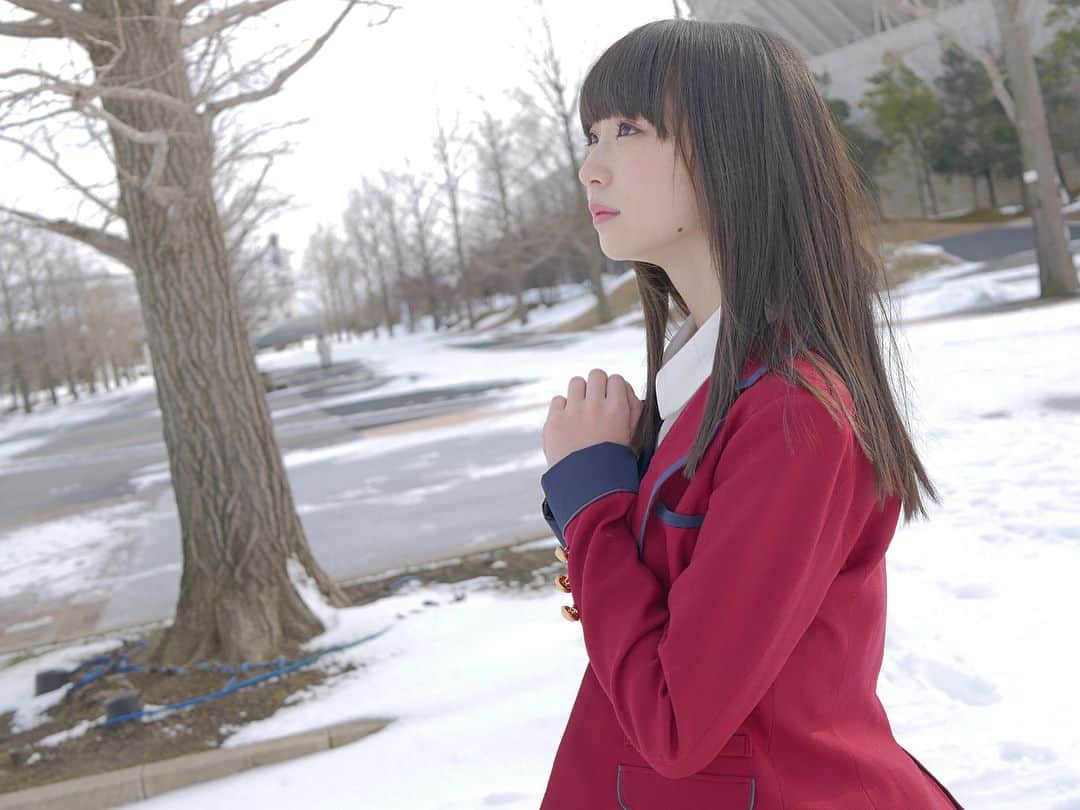 のインスタグラム：「🌸【写真2枚】 . 3rdシングル 春はどこから来るのか？ ジャケット写真が公開されました！ . NGT48 officialTwitterをご覧ください！ . 衣装はボルドー色の制服 なかなか制服の衣装はなかったので、嬉しいです😊 . . #ngt48 #3rd #春はどこから来るのか？#ボルドー #衣装 #制服  #雪 #新潟 #デンカビッグスワン」