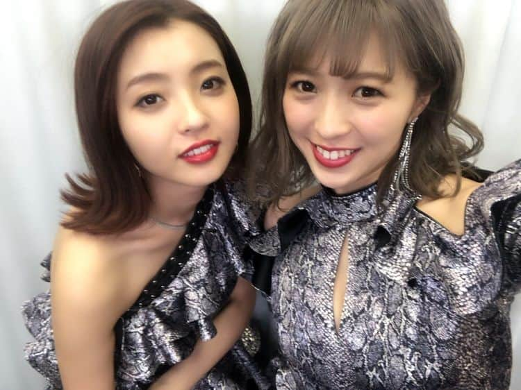 林弓束さんのインスタグラム写真 - (林弓束Instagram)「このたび #predia の2nd フルアルバム #ファビュラス が #オリコンウィークリー  ランキング10位にランクインしました👏👏👏👏👏 ありがとうございます😂💓✨ ほんとに最高な一枚になったので沢山の方に聞いてほしいです！！！ 写真はジャケ写撮影のオフショットとかいろいろと。笑」2月21日 16時10分 - hayashiyuzuka