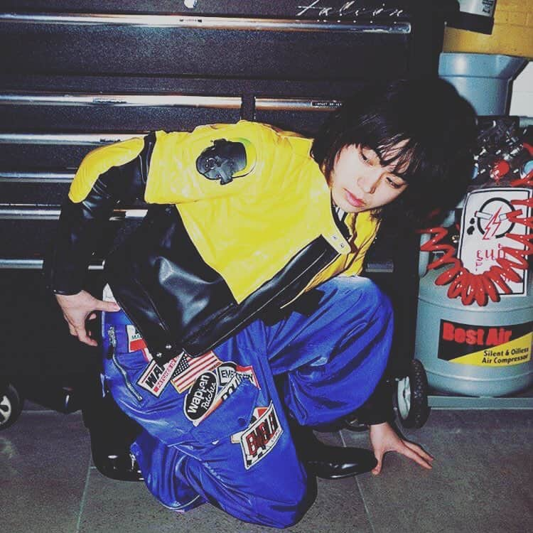 菅田将暉　ファンアカウントさんのインスタグラム写真 - (菅田将暉　ファンアカウントInstagram)「㊗ 25歳！！！！！！ * * そしてそしてワンマンからのファーストアルバム「PLAY」の発売日までちょうど1ヶ月！ #菅田将暉 #生誕 #PLAY」2月21日 21時42分 - sudamasaki_221