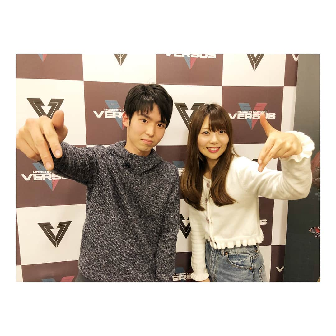 西村季里子さんのインスタグラム写真 - (西村季里子Instagram)「・ モダンコンバット versus生放送 今日もありがとうございました💞 今日はゲストにJapan Cupで優勝した 〆弱者〆クランのふくださんに きてもらいましたーーー（＾Ｏ＾） 今日も笑いまくって最高に楽しかったです！ みんなもモダコンversusゲームしよう💕 #モダンコンバットversus#スマホ#ゲーム#game #広報大使#モダガール#モダコン #japancup#優勝#〆弱者〆 #スタダgg #スターダスト#ゲーム#ガールズ #kinan#生放送#終わったあとは #お菓子パーティー#幸せ #follow#followme #instagood」2月21日 22時37分 - kiriko_nishimura