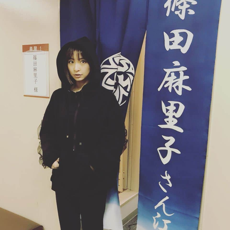 篠田麻里子さんのインスタグラム写真 - (篠田麻里子Instagram)「いよいよ初日！！アンフェアな月🌝開幕します！！ #アンフェアな月 #AULA#アウラ伊勢丹限定アイテム」2月22日 11時08分 - shinodamariko3