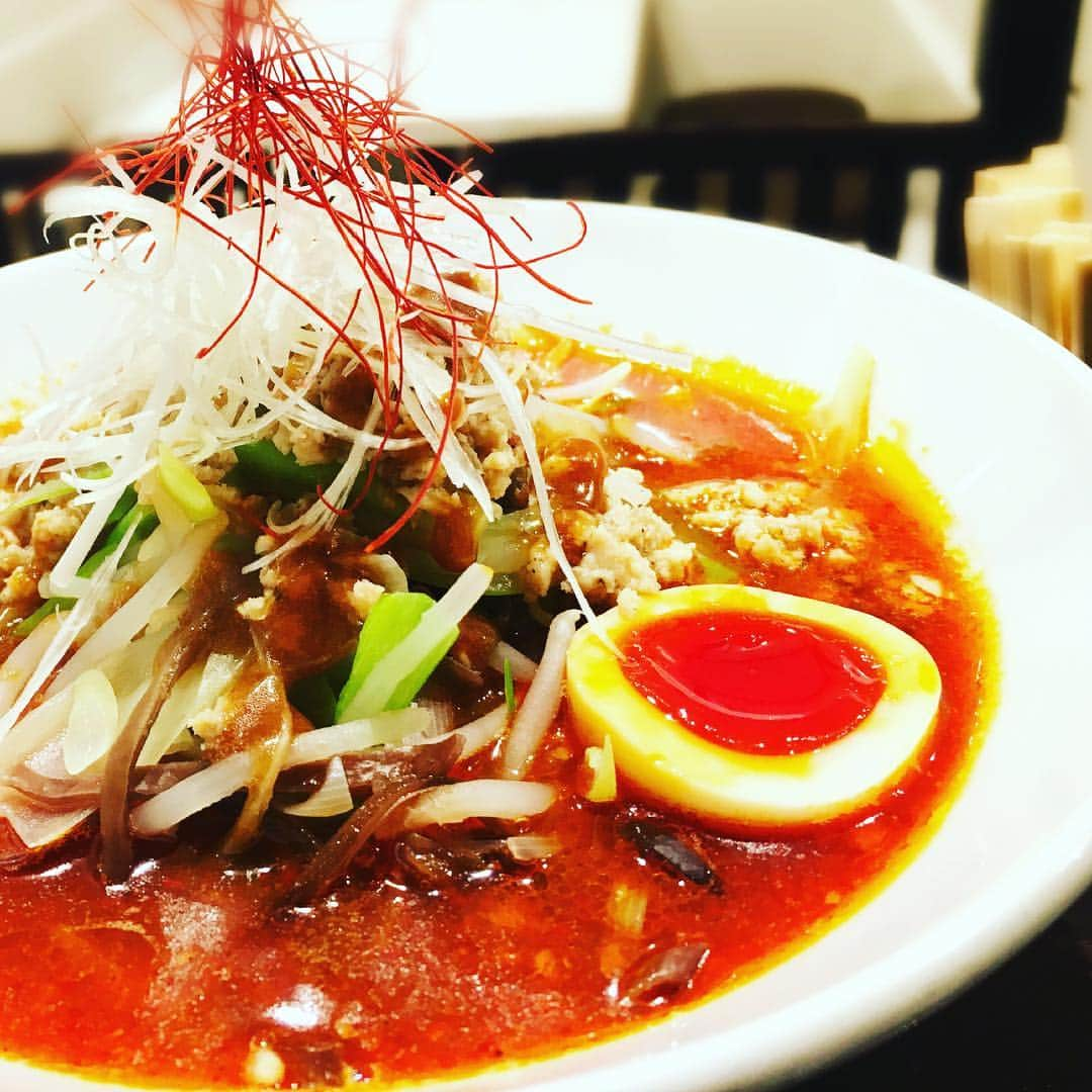 海老拉麺キョウハ・エビさんのインスタグラム写真 - (海老拉麺キョウハ・エビInstagram)「キョウハ2月22日(木)  昨日、お客様が麻辣海老麺をベジに変更で！のリクエスト🦐いつもこのお客様は麻辣頼まれるんですが…私こっちの方が好き〜だって(笑)SNSご覧の皆様限定でベジ変更無料デス。スタッフマデ🦐  お昼は15時迄夜は、18時〜翌5時マデ🦐※スープ完売次第終了デス。  北新地#ラーメン#拉麺#라면#Noodle#麺スタグラム#海老#海老ラーメン#RAMEN#北新地ラーメン#大阪ラーメン#夜食#麺活#中華#ラーメン女子#osaka#ちょいのみ#ランチ#昼ごはん#週末」2月22日 11時29分 - kyouha.ebi