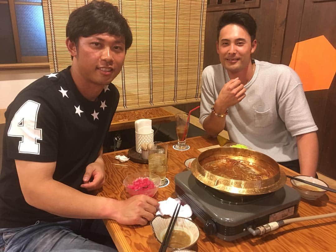高山俊さんのインスタグラム写真 - (高山俊Instagram)「大学の同級生で日本ハムの上原とご飯に行きました！！」2月22日 21時31分 - shun_takayama09