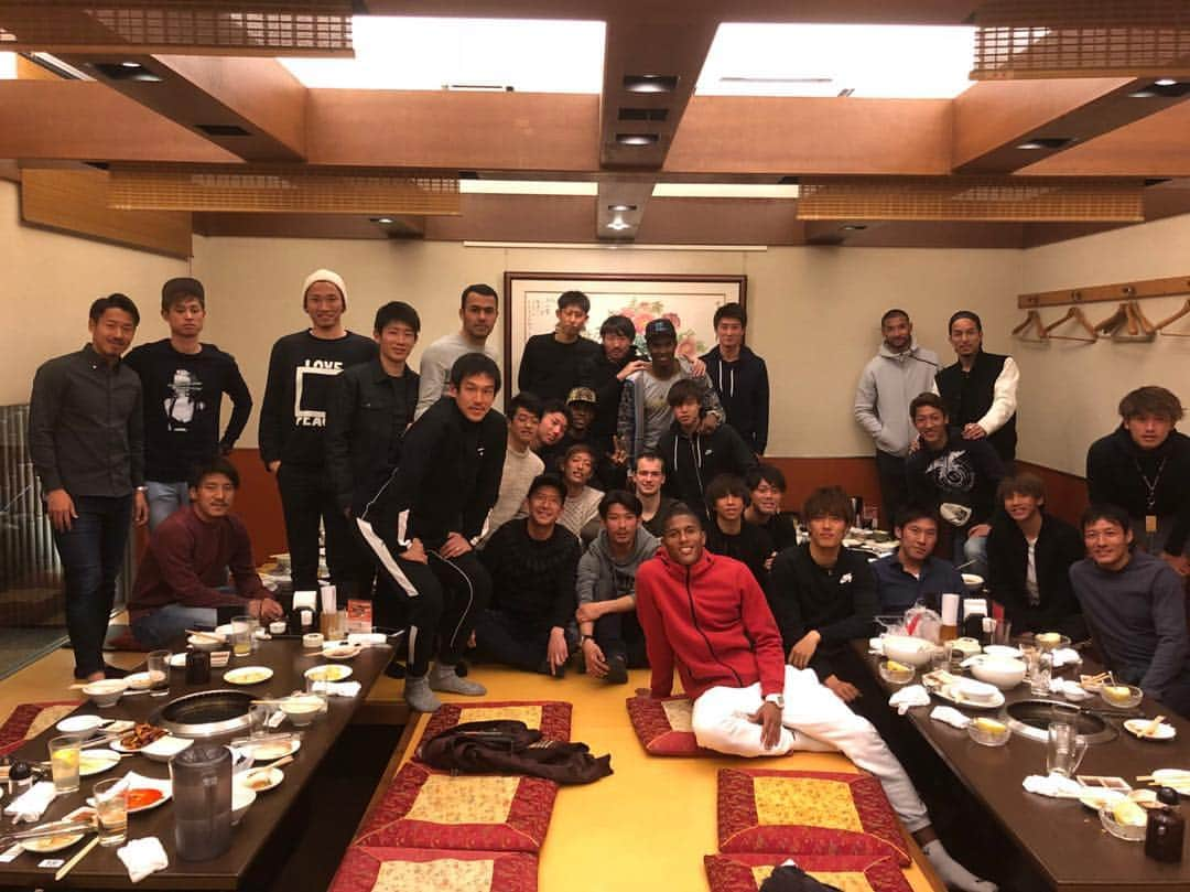 大南拓磨のインスタグラム：「・ 決起集会！ 今年も頑張りましょう‼︎ #焼肉 #モランボン #ジュビロ磐田」