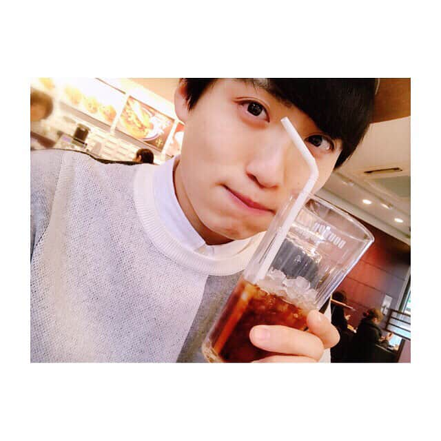 池田直人さんのインスタグラム写真 - (池田直人Instagram)「どとりました！！！ #コーヒー #ミルクレープ #ドトール #いけだくん #贅沢しちゃった」2月22日 15時14分 - ikenao0919