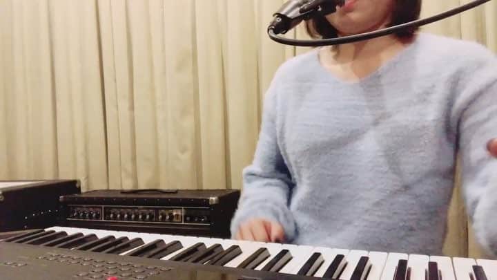 R!Nのインスタグラム：「. 君はロックを聴かない / あいみょん 弾き語りカバー by R!N . . #あいみょん #君はロックを聴かない #Mステ #弾き語り #カバー #Cover #坂本理沙 #RIN #Gemie #げみえ #ピアノ #piano #japan #jpop #singersongwriter #vocalist #musicismylife #music #sing #love #live #like4like #followme #instamusic #instagram #instagood #instapic #halfblood #音楽」
