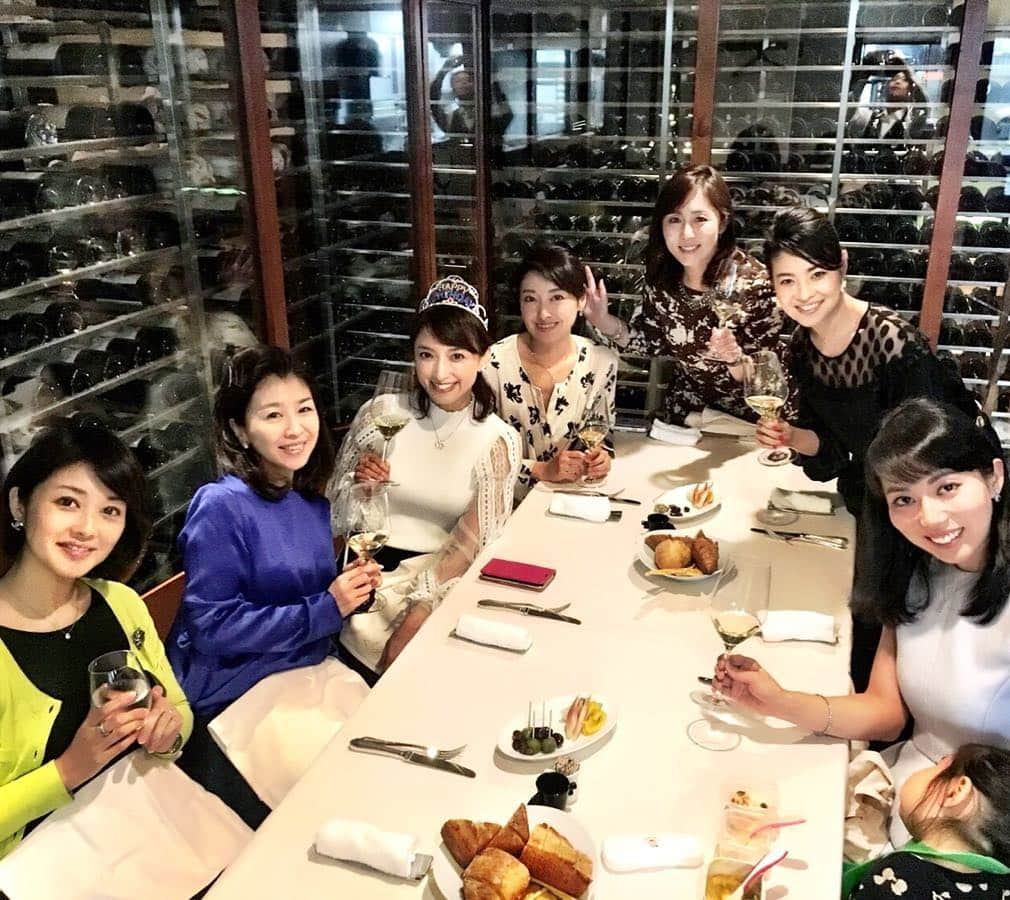 吉田玲奈さんのインスタグラム写真 - (吉田玲奈Instagram)「もっちー❤︎HappyBirthday🥂オトナ女子会💫楽しくて美味しかった夜🌙 ＃ピアットスズキ#オトナ女子会 #お誕生日会#もっちー#望月理恵 ちゃん#吉田恵 ちゃん#宇田麻衣子 ちゃん#山田玲奈 ちゃん#山本潤 ちゃん#有藤文香 ちゃん#吉田玲奈#いつものメンバー集合#素敵な女性#ありがとう」2月23日 2時05分 - reina.yoshida.ciel.1218