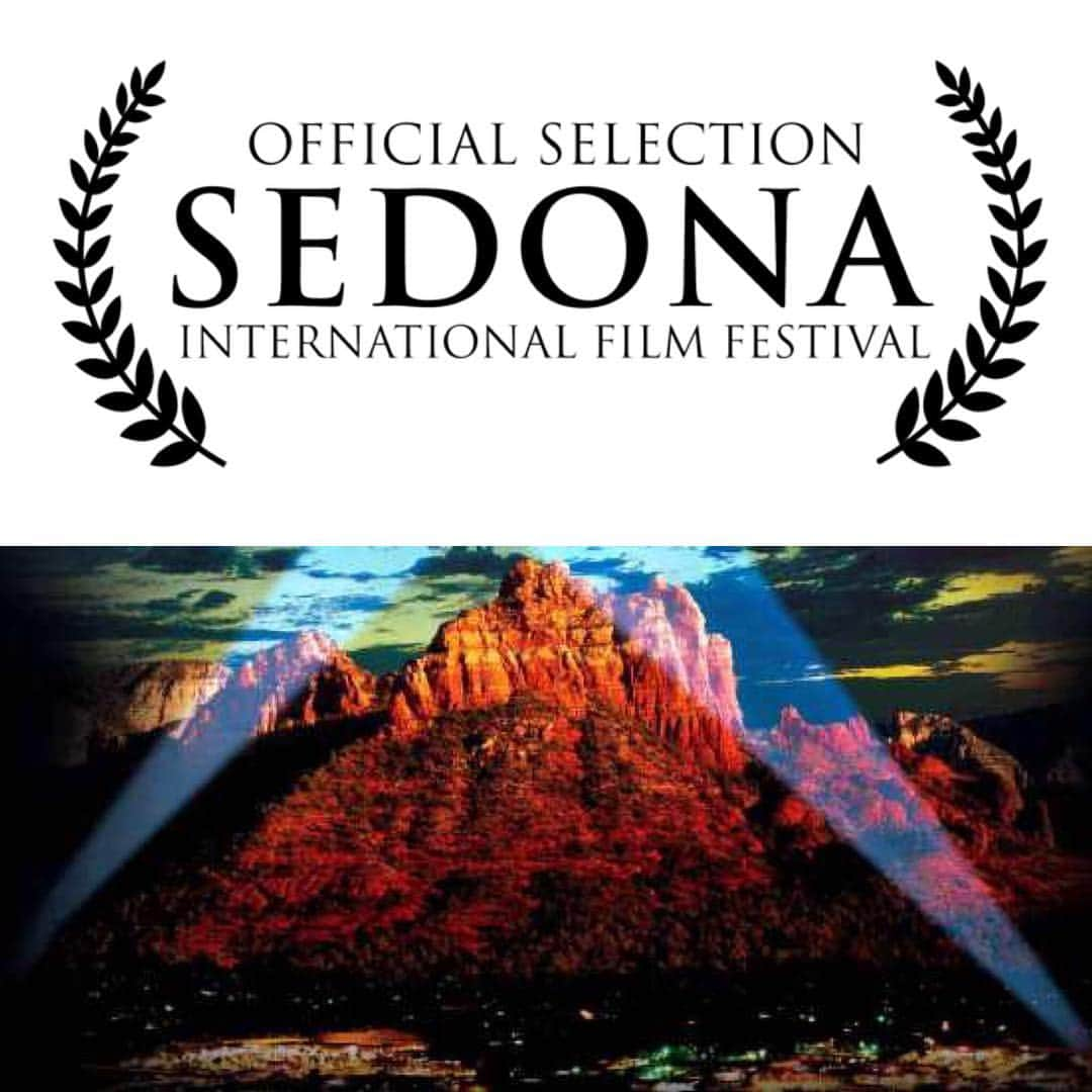 マリーナ・べネディクトのインスタグラム：「Headed to Sedona for the International Film Festival with our film Losing In Love.  Please watch, support and share on iTunes and Amazon Prime. This film was made with matchsticks, favors and friends. If you are in the area or have friends nearby, please let them know about the festival. If any of you are able to attend, I’ll see you at the screenings. Let’s celebrate love and art in one of the most beautiful places in the world! ❤️ #movie #actor #romantic #comedy #lovestory #MarinaBenedict #LosingInLove #film #makebelieve #movienight #Sedona #FilmFestival  #support #independent #cinema #indiefilm #goodtimes #art #love」