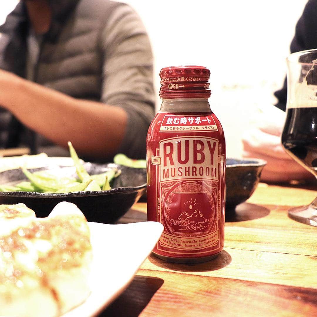 RUBY MUSHROOMのインスタグラム：「【Fruity Juicy Ruby】 外食が増えがちな週末は、#とりあえずルービー を♪ グレープフルーツ味でスッキリ気分に✨ ⠀⠀ #RUBYMUSHROOM #ルビーマッシュルーム @rubymushroomjp」