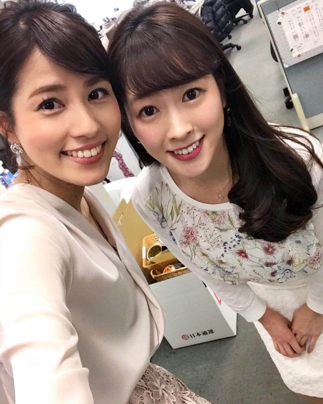 三上真奈さんのインスタグラム写真 - (三上真奈Instagram)「* 小顔な優美ちゃんの隣なので、ちょっと一歩下がって遠近法を使わせてもらってますみかみです。 永島さんありがとうございます😚 * #三上真奈 #永島優美 #めざましテレビおわり」2月23日 18時06分 - mana.mikami47