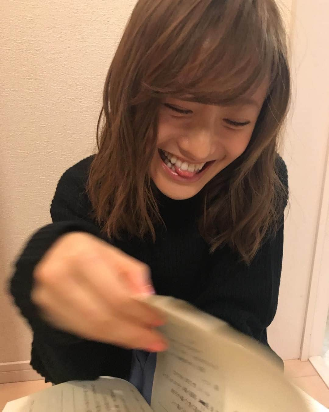 松本まりかさんのインスタグラム写真 - (松本まりかInstagram)「黒里奈😏 #ホリデイラブ」2月23日 18時50分 - marika_matsumoto