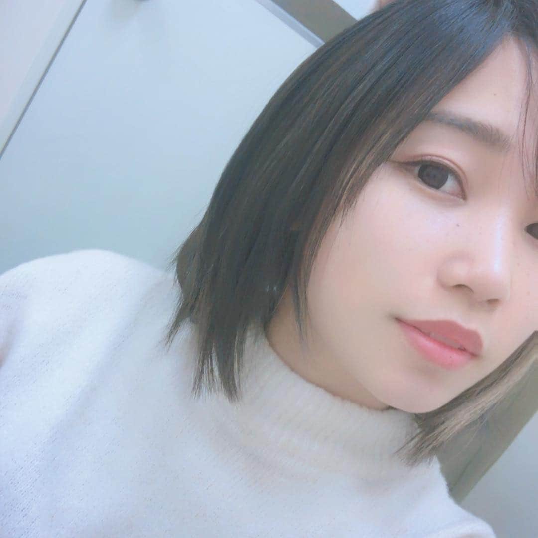 R!Nのインスタグラム：「Selfie. . . #selfie #snow #詐欺 #fake #自撮り #cat #猫 #🐈 #improve #never #give #up #singer #vocalist #music #musicunites #音楽 #singersongwriter #諦めない #負けない #成長 #成功 #success #instapic #instagram #like4like #followme #halfblood #japan #Ehime」