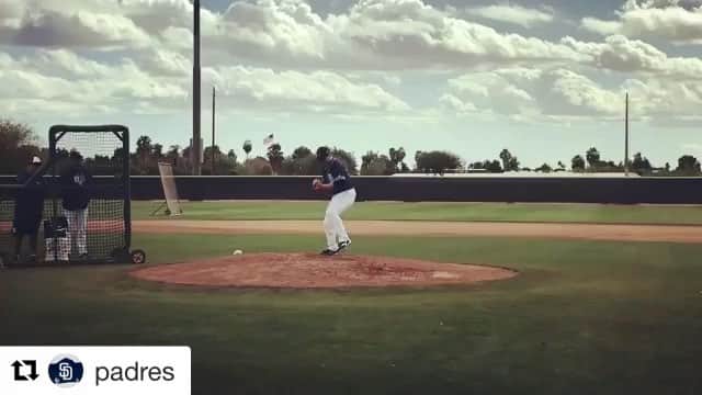 のインスタグラム：「First time live BP! #Sandiegopadres #sandiego #Padres #Padresst #springtraining #EricHosmer #ChaseHeadley #ManuelMargot」