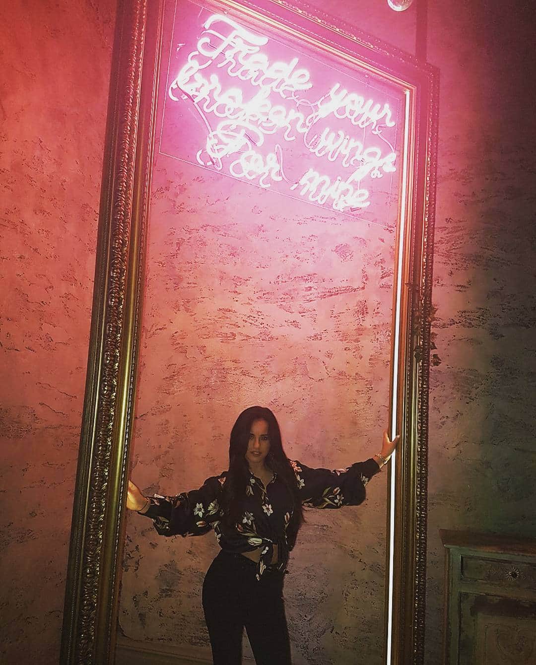 ジョージア・メイ・フットのインスタグラム：「Trade your broken wings for mine....」