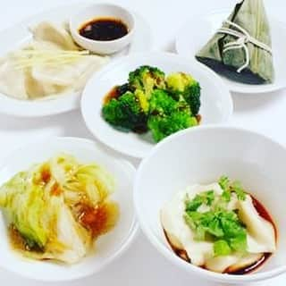 海老拉麺キョウハ・エビさんのインスタグラム写真 - (海老拉麺キョウハ・エビInstagram)「キョウハ、2月24日(土) 夜18時からは、中華の肴も充実❗️ ちょい呑みもできるんですな…はい🦐 注:写真は一部で御座います、その他も色々ござりますm(_ _)m  お昼は15時迄、夜18時〜翌3時迄営業しております。※スープ完売次第終了デス🦐  北新地#ラーメン#拉麺#라면#Noodle#麺スタグラム#海老#海老ラーメン#RAMEN#北新地ラーメン#大阪ラーメン#夜食#麺活#中華#ラーメン女子#osaka#ちょいのみ#ランチ#昼ごはん#週末#チャーハン#限定」2月24日 11時30分 - kyouha.ebi