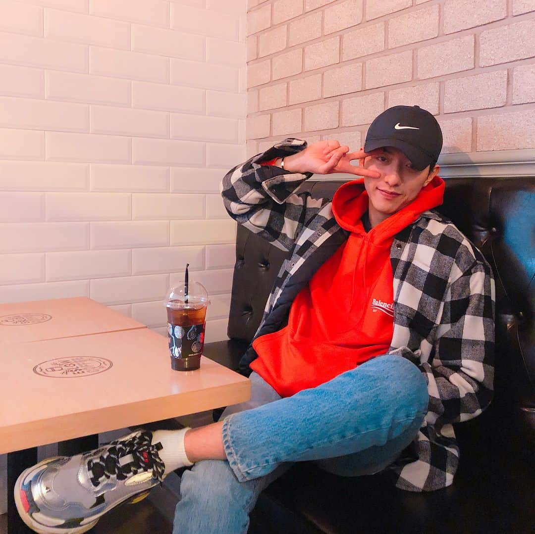 イ・ジョンシンさんのインスタグラム写真 - (イ・ジョンシンInstagram)「행보카자❤️」2月24日 20時39分 - leejungshin91