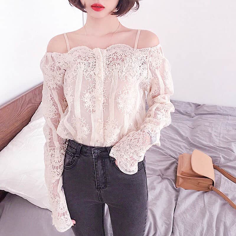 のインスタグラム：「New arrival Floral Embroldery Blouse . . . . Check it out WEB STORE❤️ . . . . Myime . . . . #大人カジュアル#大人ガーリー#韓国ファッション#レース#春コーデ#シンプルコーデ#プチプラ#コンサバ#大人スタイル」