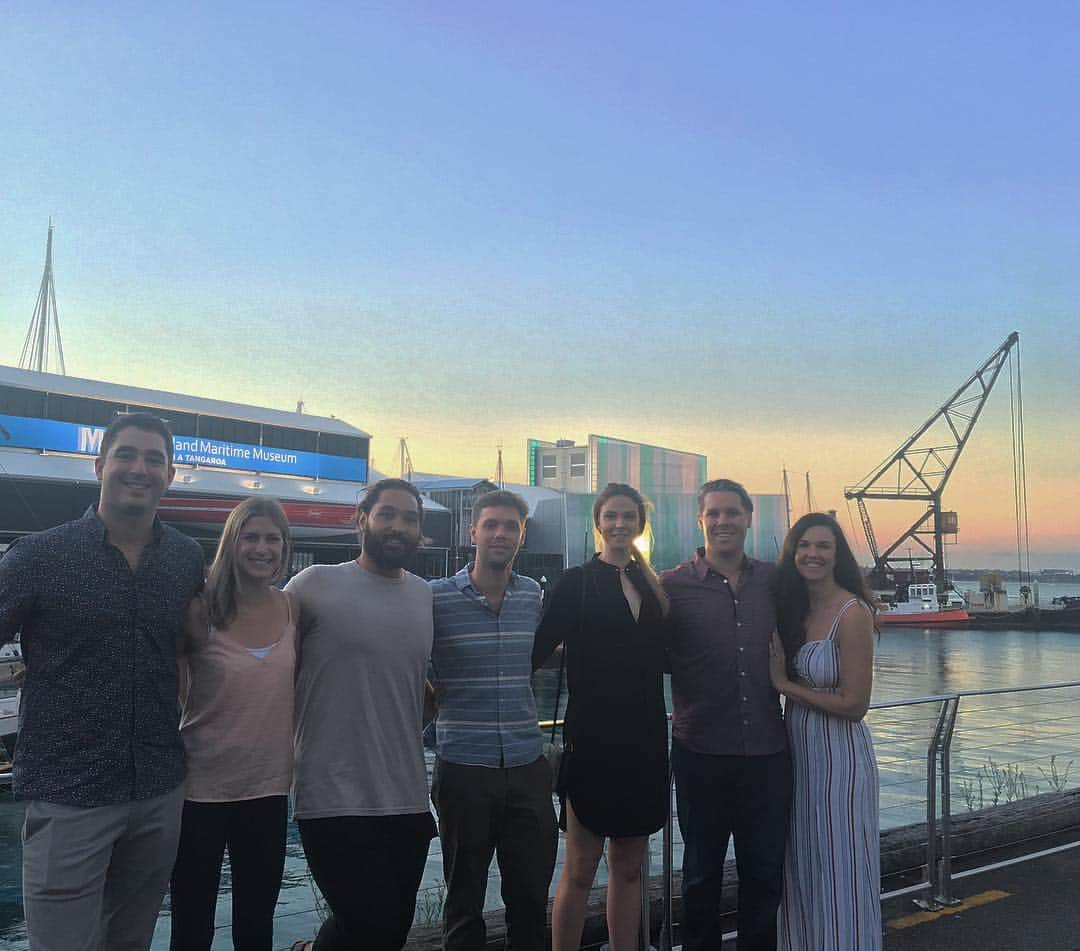 ローレン・ボイルのインスタグラム：「A beary good reunion 🐻💛💙」