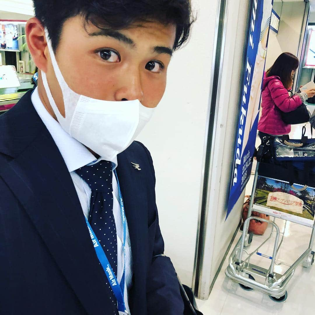 中村祐太のインスタグラム：「ゴリラに遭遇🦍 #山崎剛 #楽天イーグルス #34」