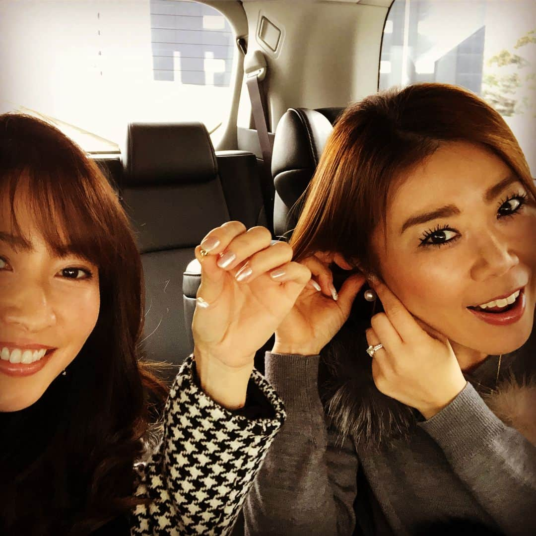 榎本加奈子さんのインスタグラム写真 - (榎本加奈子Instagram)「#ピアスのキャッチ #キャッチにチェーンとパールがぶるさがって #長さ調節可能 #自分の持っているピアスと合わせられます #何でも合わせられる #万能 #凄く可愛い #ジュエリー  #lajollajewelry」2月25日 14時50分 - kanako._.enomoto