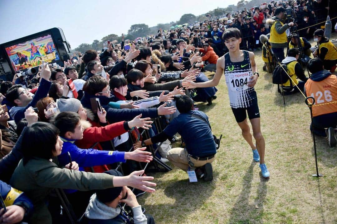 大迫傑さんのインスタグラム写真 - (大迫傑Instagram)「XCはレースで耐えるとは何か、頑張るとは何かを思い出させてくれる！ 久しぶりにキツいレースでした。 今日は東京マラソン！ もしかシタラ、日本記録出るかも？！ 走るみんな頑張れ！！ #クロスカントリー  #tokyomarathon2018 #tokyomarathon #東京 #東京マラソン #東京マラソン2018 #tokyo #2018 #marathon #マラソン #設楽 #設楽悠太 #もしか設楽」2月25日 9時01分 - suguru_osako