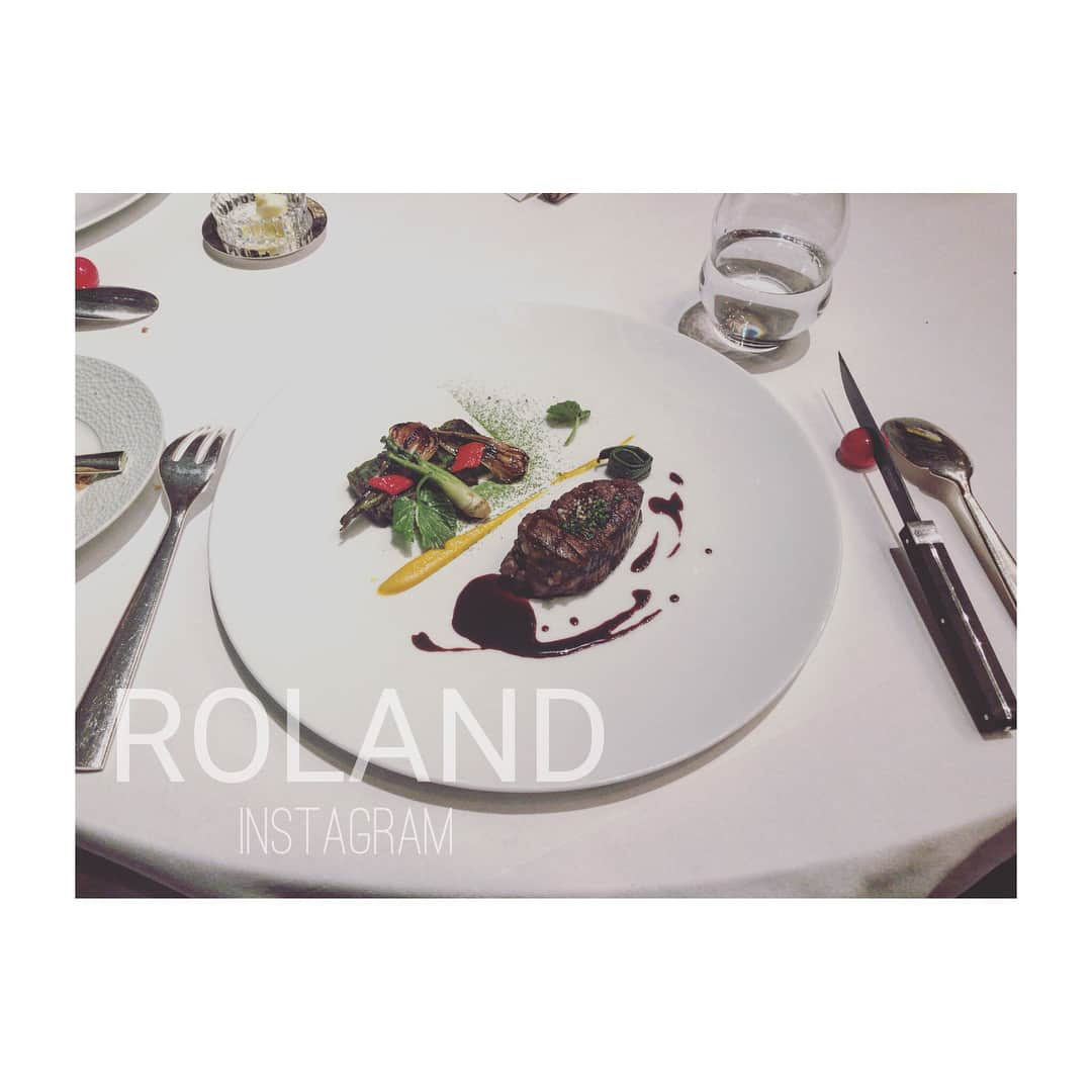 ROLANDさんのインスタグラム写真 - (ROLANDInstagram)「- - ★★★☆☆ 3.3 - タテルヨシノ銀座さん。 - 上京したての女子大生みたいにフレッシュで新鮮な野菜は食べてみる価値大ですが、この日来ていたお客様達なんとなくチープな雰囲気の人が多かったような… - 同じレストランで食事している人達がチープだと自分も同列だと錯覚してしまうのが人間の性というもの。自分までチープになった気がしますよね笑 逆もまた然りですが。 - 客層のコントロールは客商売の中で大切だと改めて実感しました。 - リピートは無しで！ - #ROLAND #美食歴 #タテルヨシノ銀座」2月25日 19時49分 - roland_0fficial