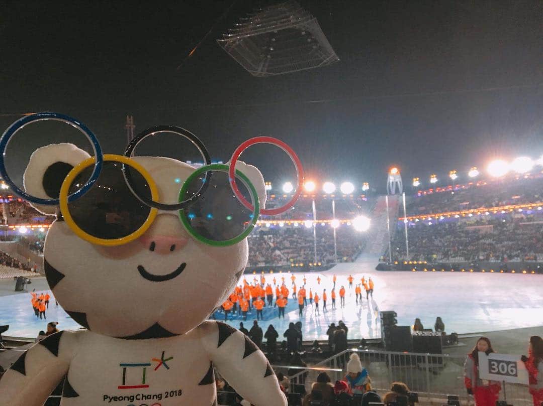 国際オリンピック委員会さんのインスタグラム写真 - (国際オリンピック委員会Instagram)「#平昌オリンピック 閉会式まもなく始まります✨ 選手、ボランティア、ファンの皆さんと最後の瞬間をこの場で共有できることを嬉しく思います😊 #pyeongchang2018  #olympics #closingceremony」2月25日 19時56分 - gorin