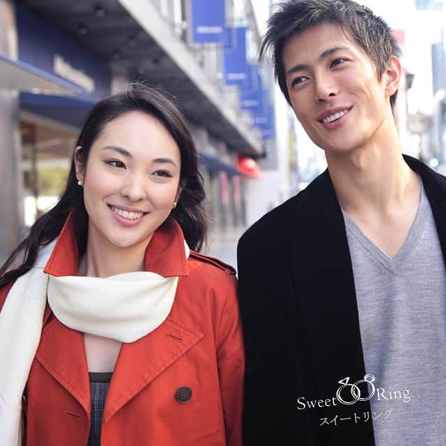 SweetRing Japanのインスタグラム：「毎日家と会社の往復。たまに会う友達はいつもお決まりのメンバー… そんないつもの毎日、SweetRingでちょっとだけ変えてみませんか？ ✳️ 社会人になった人たちが共通で持つ悩み。 それは「出会いの場が減る！」こと。 学生時代は学校やアルバイト先などで新しい出会いがありましたが、 社会人になると、特に仕事が忙しい方は 新たなコミュニティを広げられる機会も時間も作りにくくなってしまいますよね。 そこでオススメしたいのが、スマホで手軽に！婚活アプリを使う事💍✨ ちょっとしたスキマ時間で気軽に始められてプレッシャーもありません👏❤️ 今までの生活にちょっとしたドキドキを💟 #恋 #恋心 #幸せ  #婚活 #恋活 #マッチング  #恋愛post #恋愛 #恋愛成就 #婚活応援 #繋がり #出会い #一期一会 #引き寄せの法則 #婚活してる人と繋がりたい  #婚活アプリ #質問から始まる婚活アプリ #マッチングアプリ#恋活アプリ #sweetring #sweetringapp #sweetringjp  #lovestagram #instafollow  #smile」