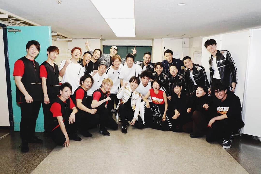 三浦大知さんのインスタグラム写真 - (三浦大知Instagram)「#BESTHITTOUR #日本武道館#2日目 この日はfinalと言う事で沢山のスペシャルゲストの方に協力していただきました 本当に有難うございました！！ #rhymester#宇多丸さん #KREVAさん #千晴さん #絢香ちゃん #小春 #BLUETOKYO #ひかり」2月26日 12時17分 - daichimiura824