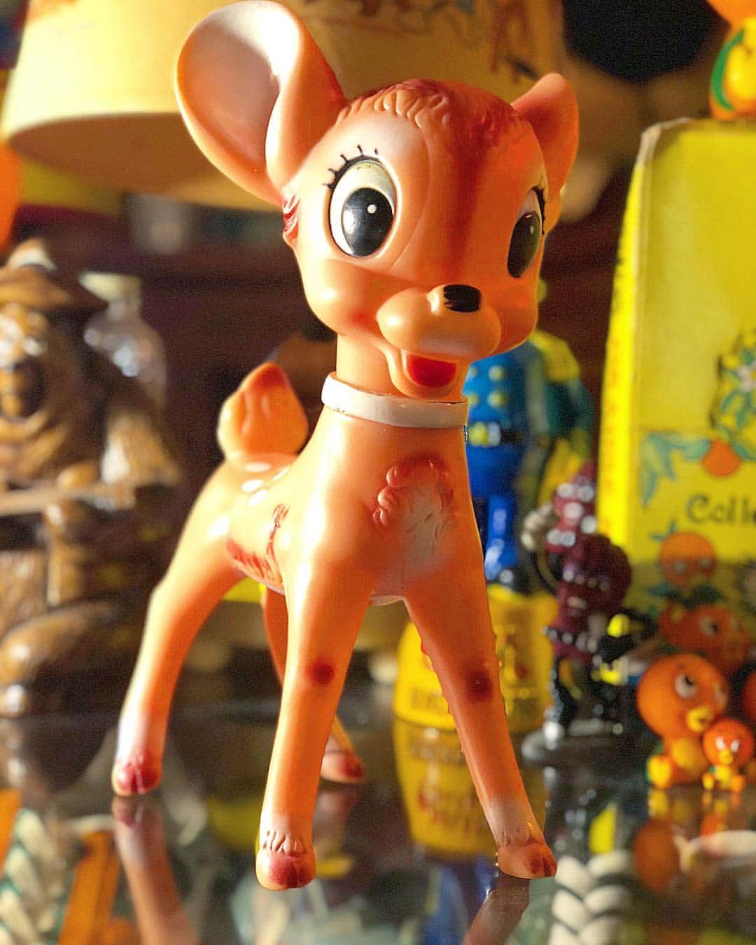 大川知英のインスタグラム：「60's Walt Disney Productions Bambi🦌❗️ スモールサイズのバンビ❗️ Amazing🗽 ん〜、レドラは2パターンあるのか？🇮🇹 #ビンテージ #ウォルトディズニープロダクションズ  #イタリア #レドラプラスティック #バンビ #スモールサイズ #やっと会えた  #アメカジボーイズ #TakatsuBase」