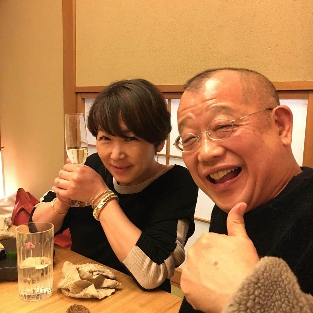 笑福亭鶴瓶さんのインスタグラム写真 - (笑福亭鶴瓶Instagram)「スジナシ、はじめました。中井美穂とツーショット、初日鈴木京香さん素敵でした。」2月26日 22時38分 - shofukuteitsurube