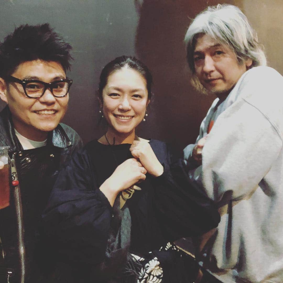 加藤紀子さんのインスタグラム写真 - (加藤紀子Instagram)「その昔、20代の音楽的悩みを笑い支えてくれたニール＆イライザのお二人。 今でも音楽の場所で繋がれていることのありがたさ。 ヤン富田さん、コーネリアス ライブ@unitにて。  #chabe #hirohisahorie #niel&iraiza」2月26日 23時42分 - katonoriko