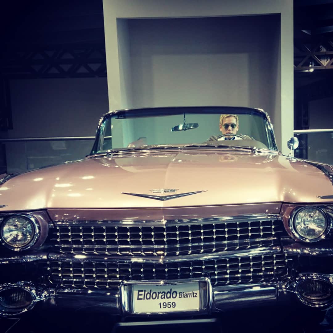じゅんいちダビッドソンさんのインスタグラム写真 - (じゅんいちダビッドソンInstagram)「昨日はNHKのロケでした。#アメ車好きつながり #Cadillac  #Eldorado #キャデラックエルドラド  #旧車 #伝説の車 #テンション上がりまくり #エルビスがピストルで穴あけたやつ #アメリカン #トヨタ博物館 #いとうあさこ 姉さんと。 3/20 総合 東海3県 20:15〜20:40 3/25 再放送 8:00〜8:25 3/28 BSプレミアム 全国 16:30〜16:55」2月27日 12時42分 - 0204junich_davidson_official