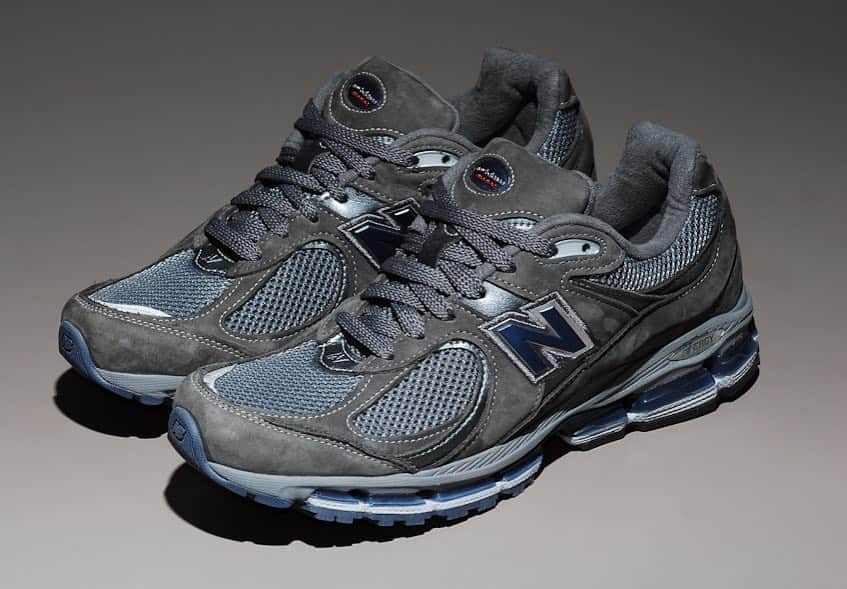 SHIGEOのインスタグラム：「new balance 2002 履いてみたいw」