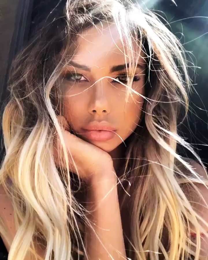 サハラ・レイのインスタグラム：「..🇦🇺」