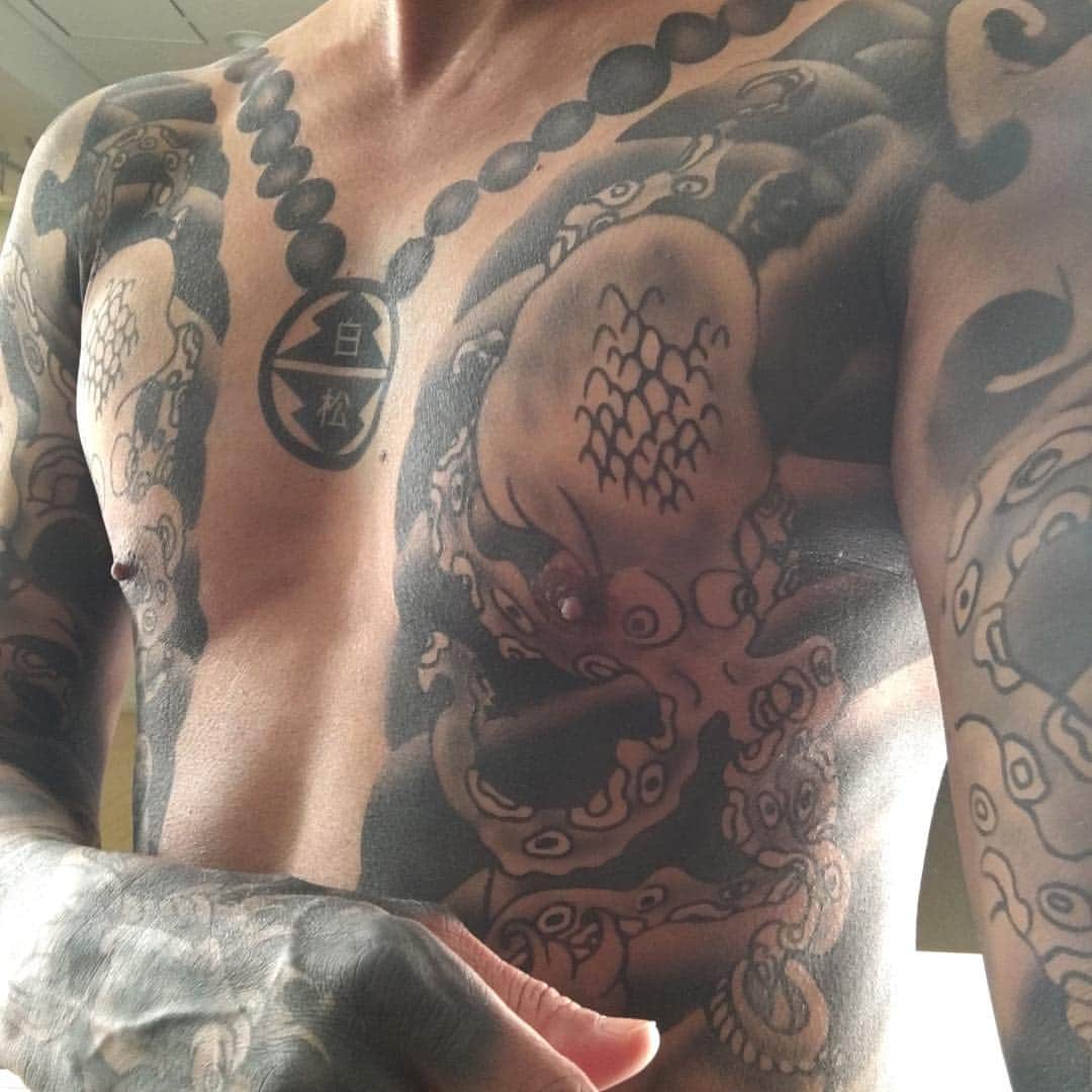 椎名桔平さんのインスタグラム写真 - (椎名桔平Instagram)「#竹林弘#竹林美奈子(H&M'sTATTOO) #theoutsider #tattoo #oroch」2月27日 13時37分 - kippeishiina
