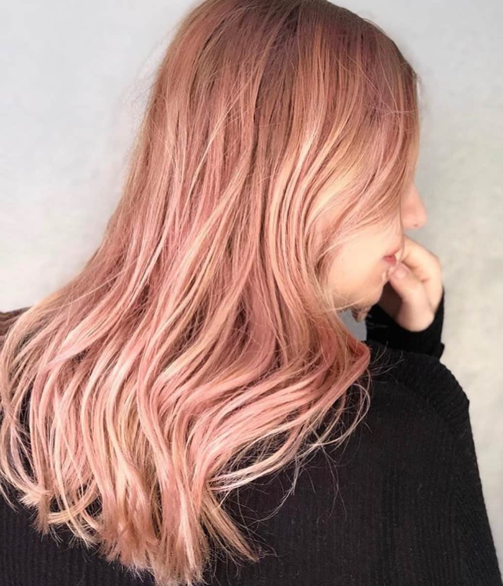 Kristin Essさんのインスタグラム写真 - (Kristin EssInstagram)「TWO QUESTIONS! ✌🏼❔ One: where do you guys buy affordable beauty products in Australia 🇦🇺 ? (Asking for a friend.) Two: how cute are all these pink haired kweenz??? I dye. 🙊 obsessed w how different it looks on everyone 💕🦄 @amanda_macuga @sophielizzybeth @briennaschroeder @daniluecht @natsnapsdisney @maureeneisenhart @amberdhuyvetter @kmartinez87 @rachellizphotography @kirataylorr」2月27日 8時06分 - kristin_ess