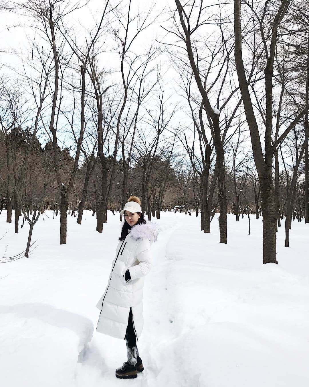 湯浅喬子のインスタグラム：「Hokkaido🕊 -13℃ 凍るぐらい寒いけど、楽しい!!💕 #北海道#snow#hokkaido#japan」