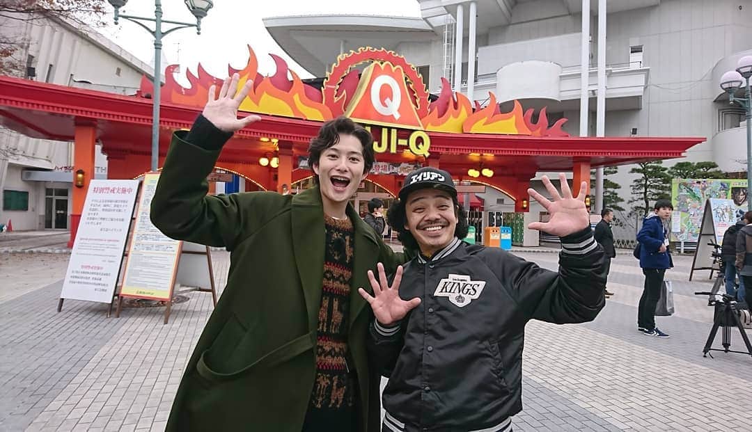 岡田将生ファンアカウントのインスタグラム：「あー一緒に行きたい😂😂地味にまだ行ったことない！！ #岡田将生 #岡田将生ファン  #富士急ハイランド  #かっこいい  #一緒に行きたい  #前の写真」