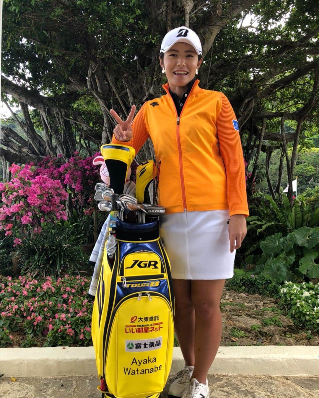 渡邉彩香のインスタグラム：「国内開幕戦🇯🇵 今季も所属先の大東建託様、スポンサーの資生堂様、昭文社様、デサントジャパン様、富士薬品様、ブリヂストンスポーツ様にお世話になります😊 今年も頑張ります💪 よろしくお願いします😊」