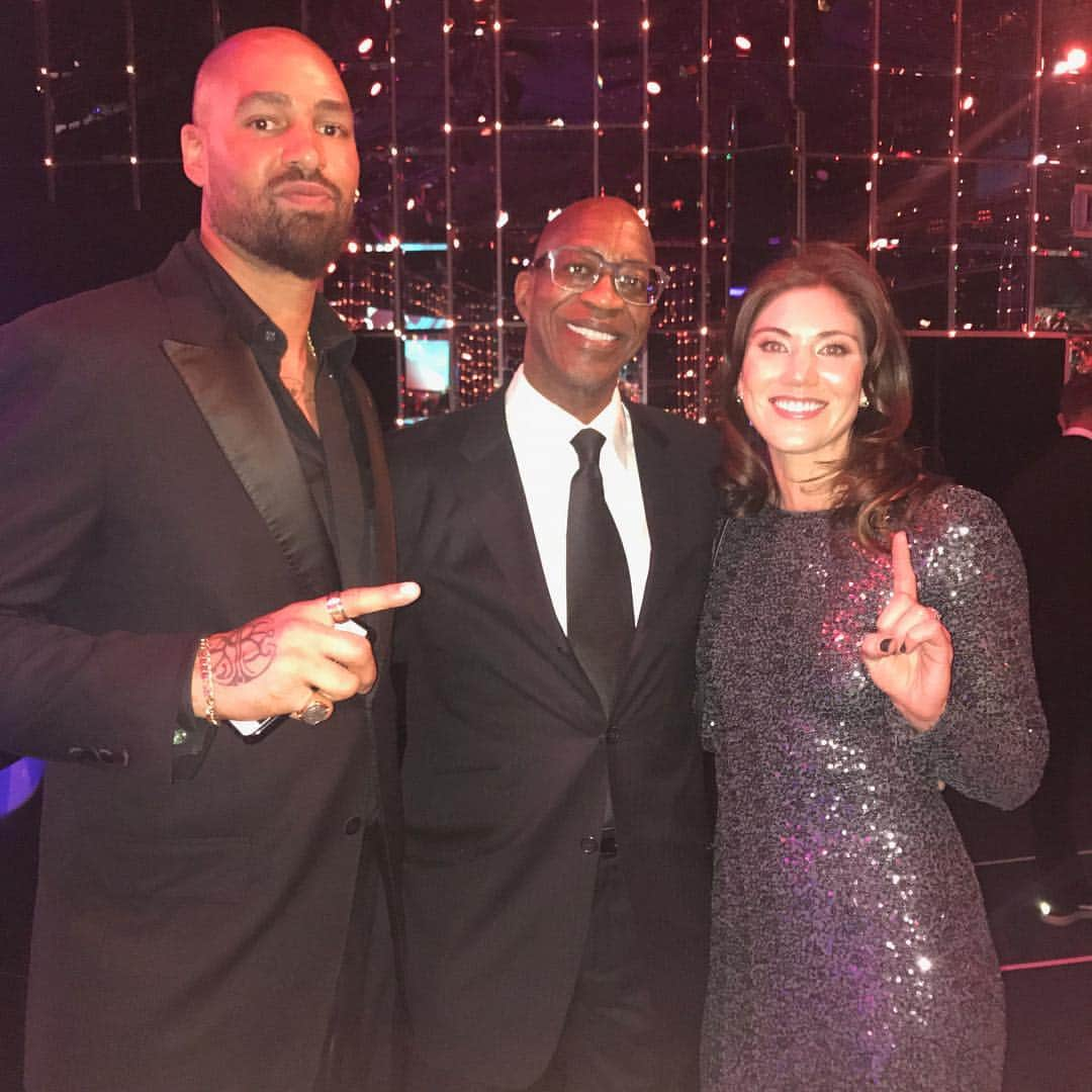 ホープ・ソロさんのインスタグラム写真 - (ホープ・ソロInstagram)「Congratulations Edwin Moses for winning the #Laureus18 Lifetime Achievement Award. Nelson Mandela’s vision lives through Edwin Moses. #icon @laureussport」2月28日 13時06分 - hopesolo