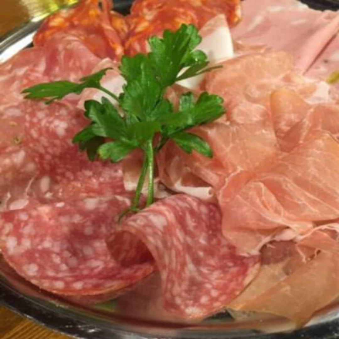 生ハム渋谷さんのインスタグラム写真 - (生ハム渋谷Instagram)「ブログ更新しました！ 当店は生ハムにこだわりのあるお店です。「イタリア産生ハム、サラミの盛り合わせ」は生ハムだけではなく、もっとお肉をたっぷり食べたいという人におすすめです。  他にも「生ハム　渋谷店」には、お肉をたっぷり食べられるメニューがたくさんあります。是非ご来店下さいませ。 ▼詳しくはこちら▼ https://goo.gl/NwKwBU ☎電話番号 ：050-7302-3501 #生ハム渋谷 #生ハム #渋谷 #パーティー#女子会」2月28日 15時23分 - namahamu_shby
