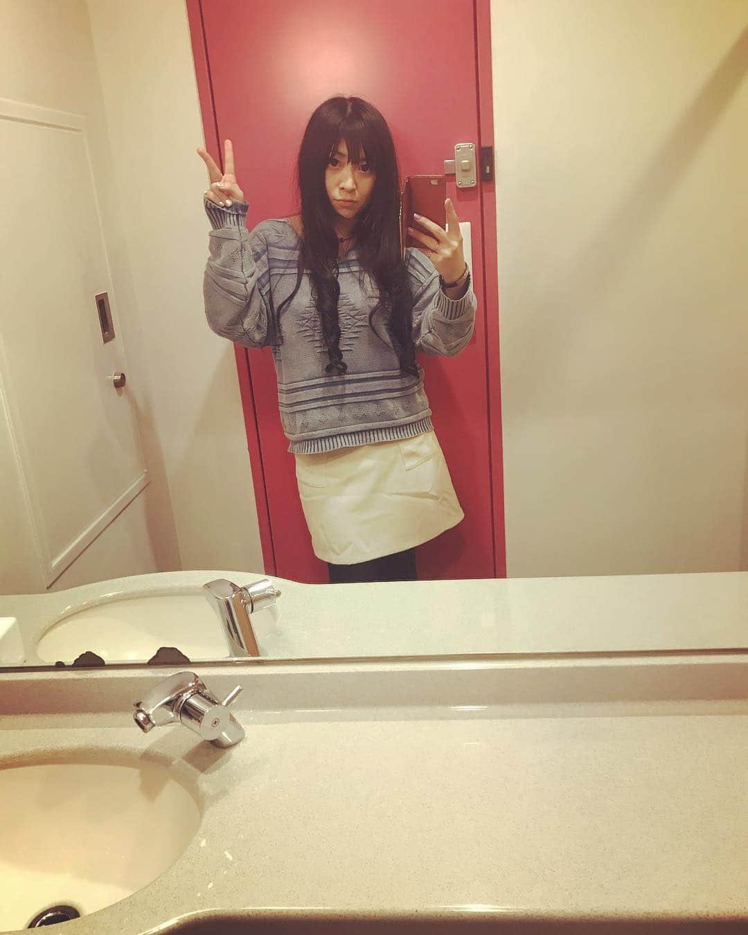 鈴華ゆう子のインスタグラム：「今日は、ちょっとだけ春先取りな気分でした。でもまだ寒いよね。ふぅレコーディングおつかれ。」