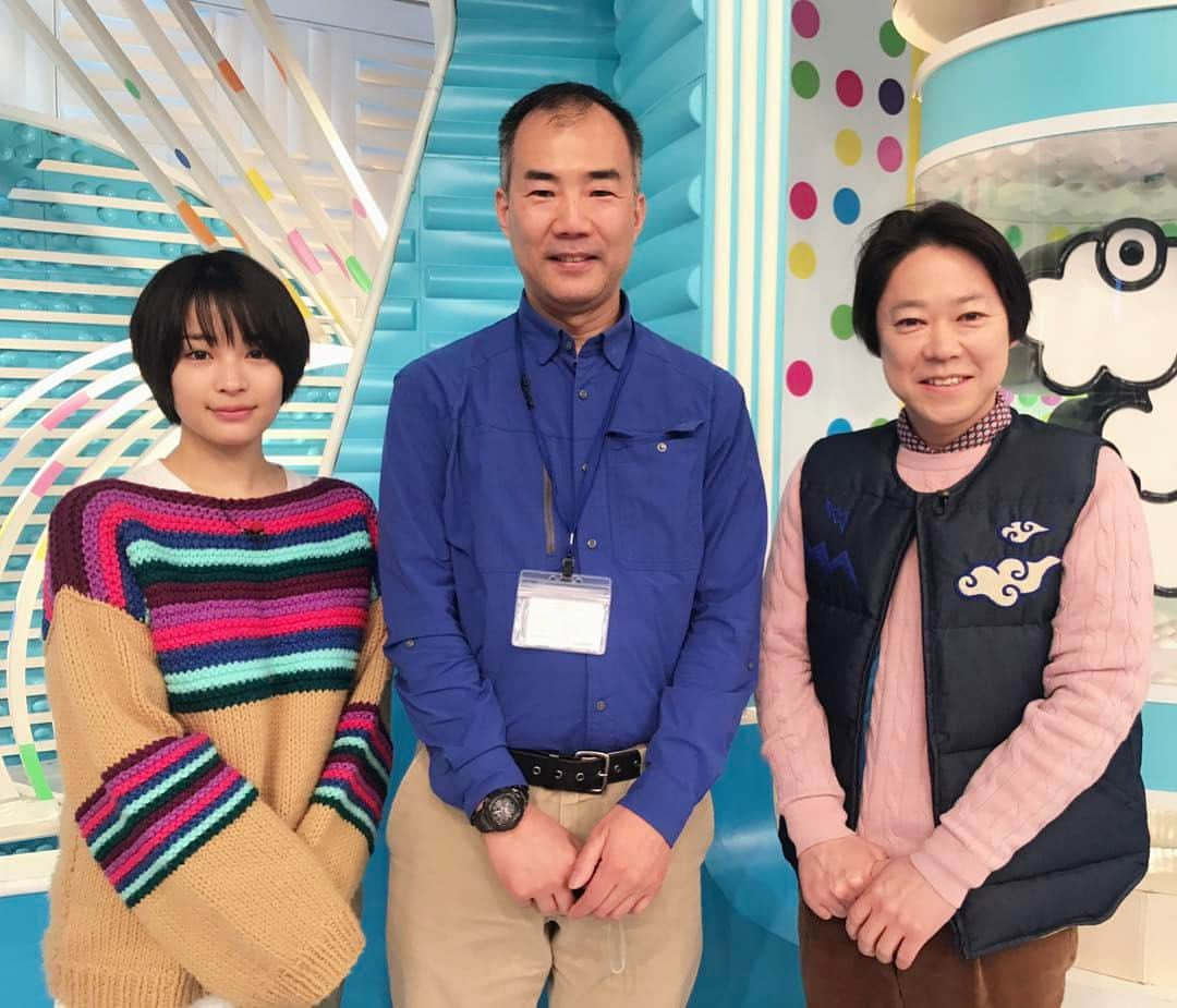 日本テレビ「anone」さんのインスタグラム写真 - (日本テレビ「anone」Instagram)「な、な、なんと‼️宇宙飛行士の野口聡一さんが、毎週欠かさずanoneを見てくださっているとのこと😭今朝のZIP!生出演終わりで、anone愛をたくさん語ってくださいました✨すごく細かいところまで見てくださっていてスタッフもびっくり😳正真正銘のanoneファンでした☺️光栄です‼️ #anone #あのね #日テレ #水ドラ #広瀬すず #阿部サダヲ #野口聡一 #しかも野口さんハリカと同じ青いダウンをお持ちでした #先週放送休みだったのがかなりショックで #第7話をものすごく楽しみにされてました #今夜ですよ #今夜」2月28日 20時08分 - anone_ntv