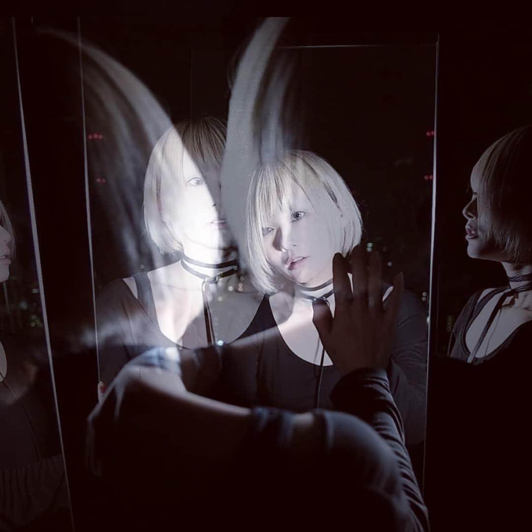 REOLさんのインスタグラム写真 - (REOLInstagram)「#Reol #虚構集 ◆'18/3/14 Release mini AL Reol - 虚構集 全曲試聴XFD  https://youtu.be/18AQGiLKVs4  All produced by Reol Directer by Reol,R(m)u Shooting by 六波羅龍 VFX,Edit by お菊 ◆Reol oneman LIVE 「刮目相待」katsumoku soutai '18/06/01 fri 六の宴 at. EX THEATER ROPPONGI '18/06/08 fri 八の宴 at. Namba Hatch  FC先行チケット予約を明日3/1正午よりスタート。詳細はReolオフィシャルホームページ、オフィシャルFC 秘密結社L 迄。  復活を刮目せよ、六月の宴でお会いしましょう。」2月28日 20時41分 - rrreol999