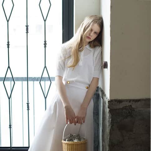 アナトリエさんのインスタグラム写真 - (アナトリエInstagram)「2018 Spring&Summer Collection ． #anatelier #anatelierofficial #2018ss #collection #catalog #アナトリエ #fashion #feminine」2月28日 21時56分 - anatelier_official