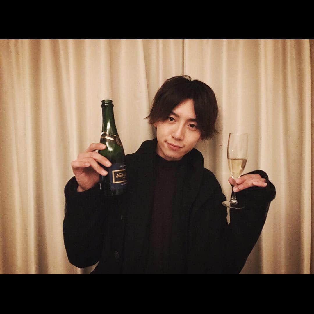 加納卓海のインスタグラム：「本日3/1で22歳になりました。 ・ ・ ・ 21歳の自分に関わって下さった全ての方々ありがとうございました。22歳の自分も恐らく周りの方に頼る場面や迷惑をかけることもあると思いますが22歳は21歳の自分を越えるつもりでまた0からスタートしていきたいと思っていますので応援宜しくお願いします!!! ・ ・ ・ Happy birthday to me !!!!! #일상 #데일리록 #친스타그램 #birthday」