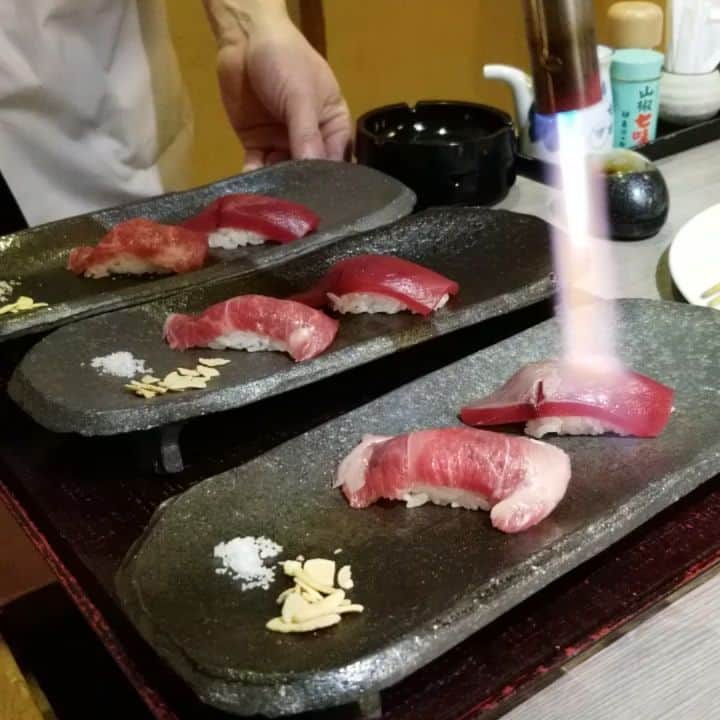 のインスタグラム：「昼からやってまーす!!夜はロフトプラスワンウエストで大爆発！」
